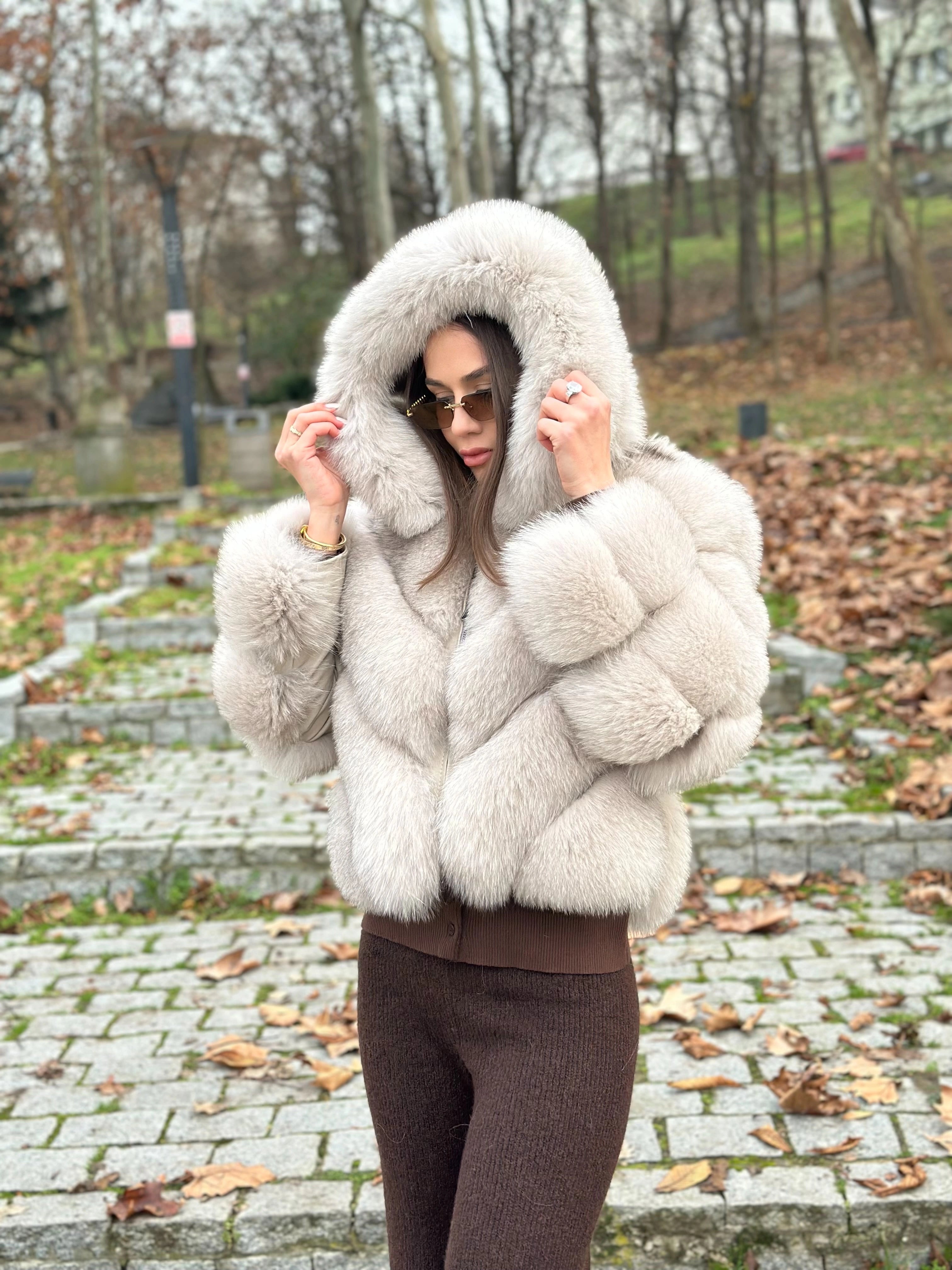 Blană Naturală de Vulpe Polară cu Glugă