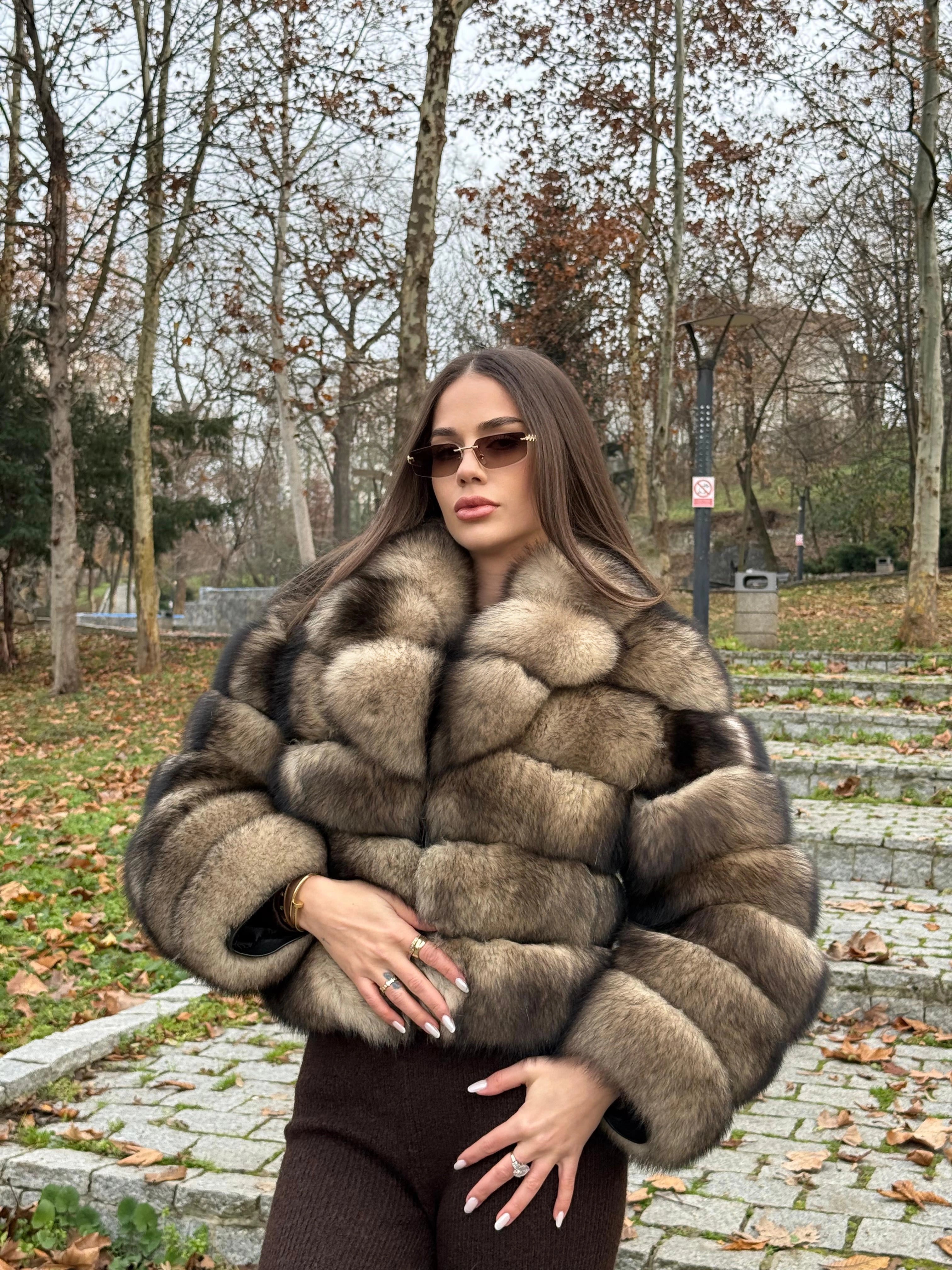 Haină din Blană Naturală de Vulpe Polară cu Rever