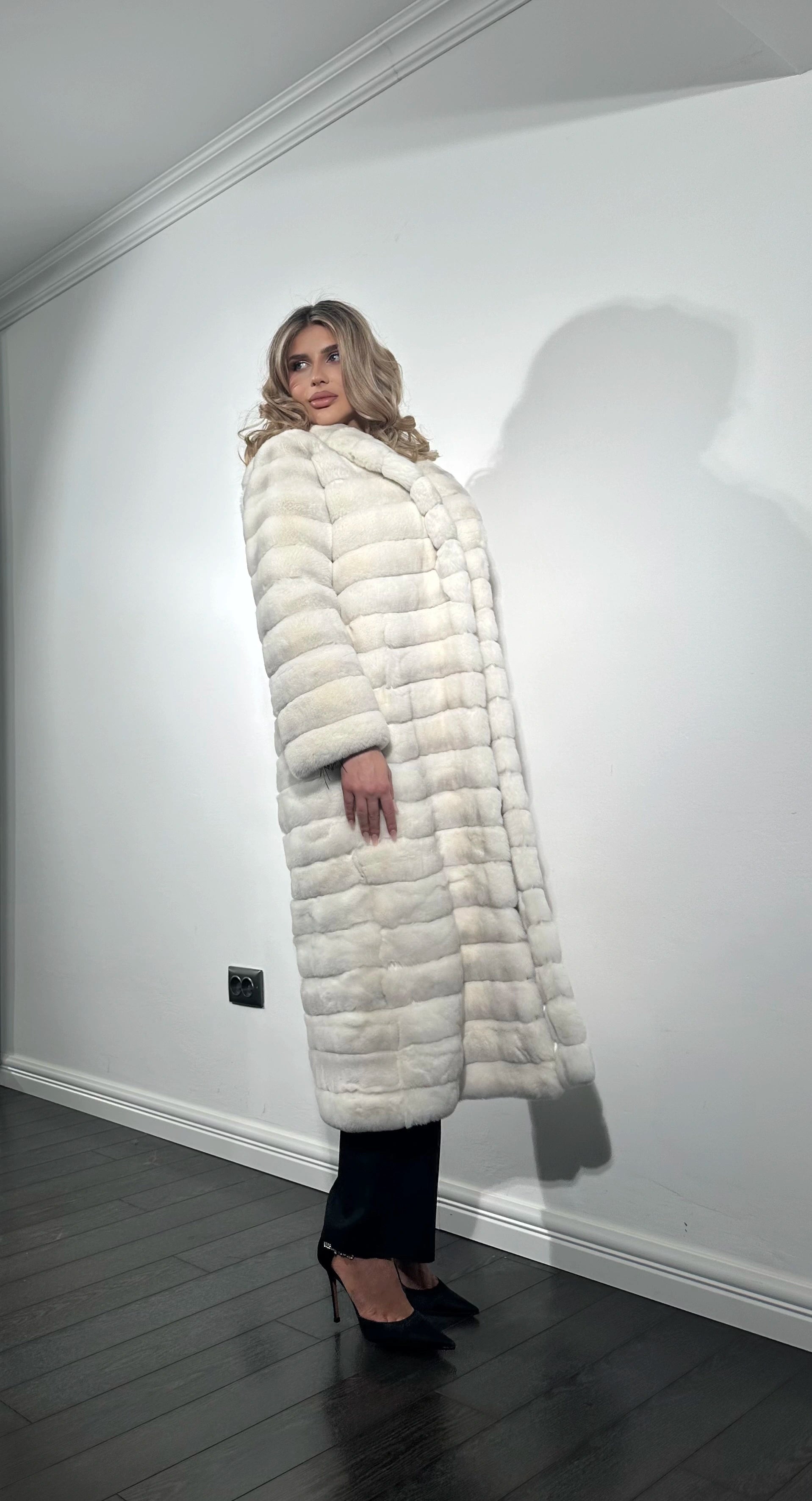 Blană naturală de chinchilla rex albă calitate premium