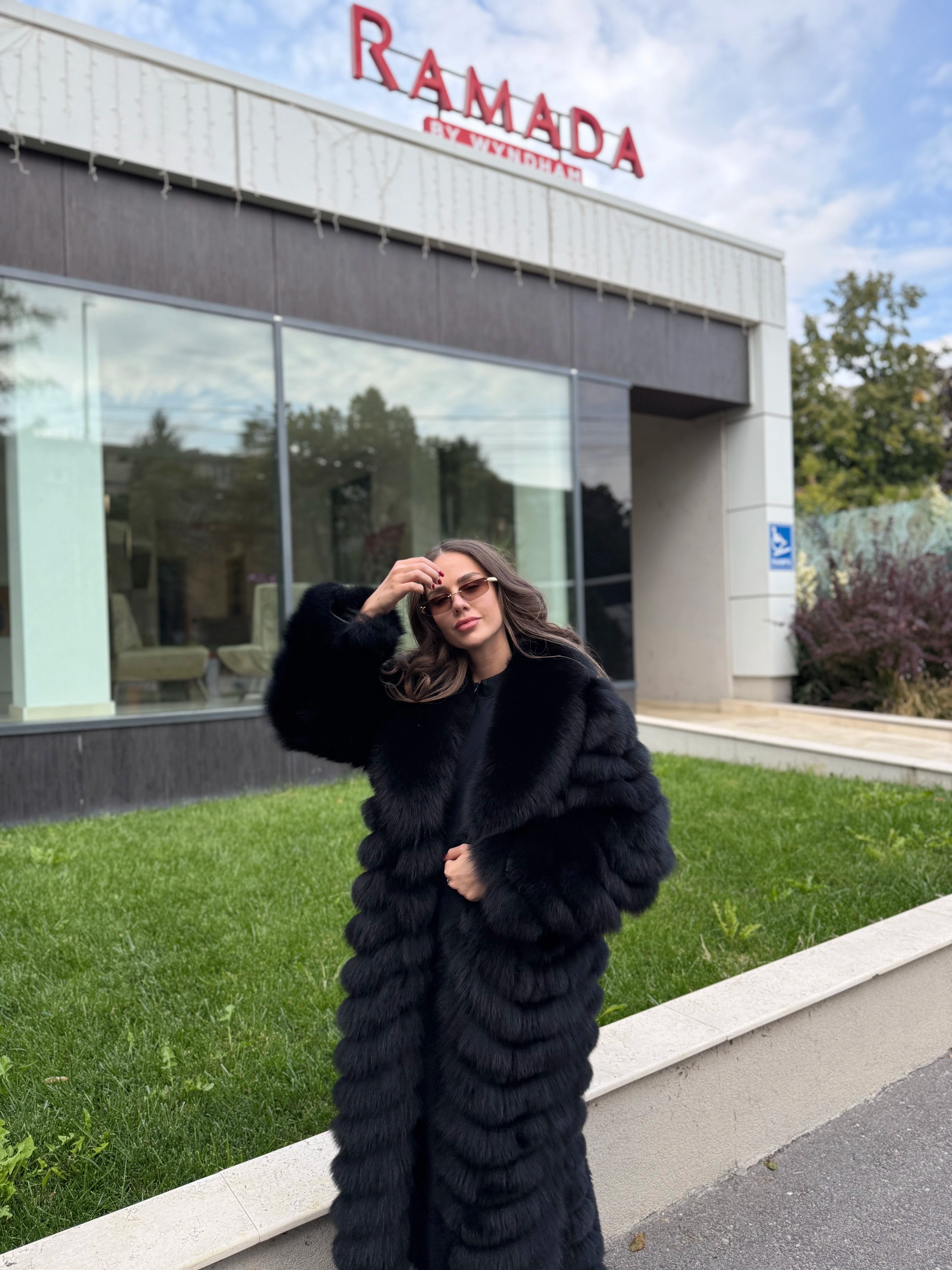 Haină lungă din Blană Naturală de Vulpe cu Rever