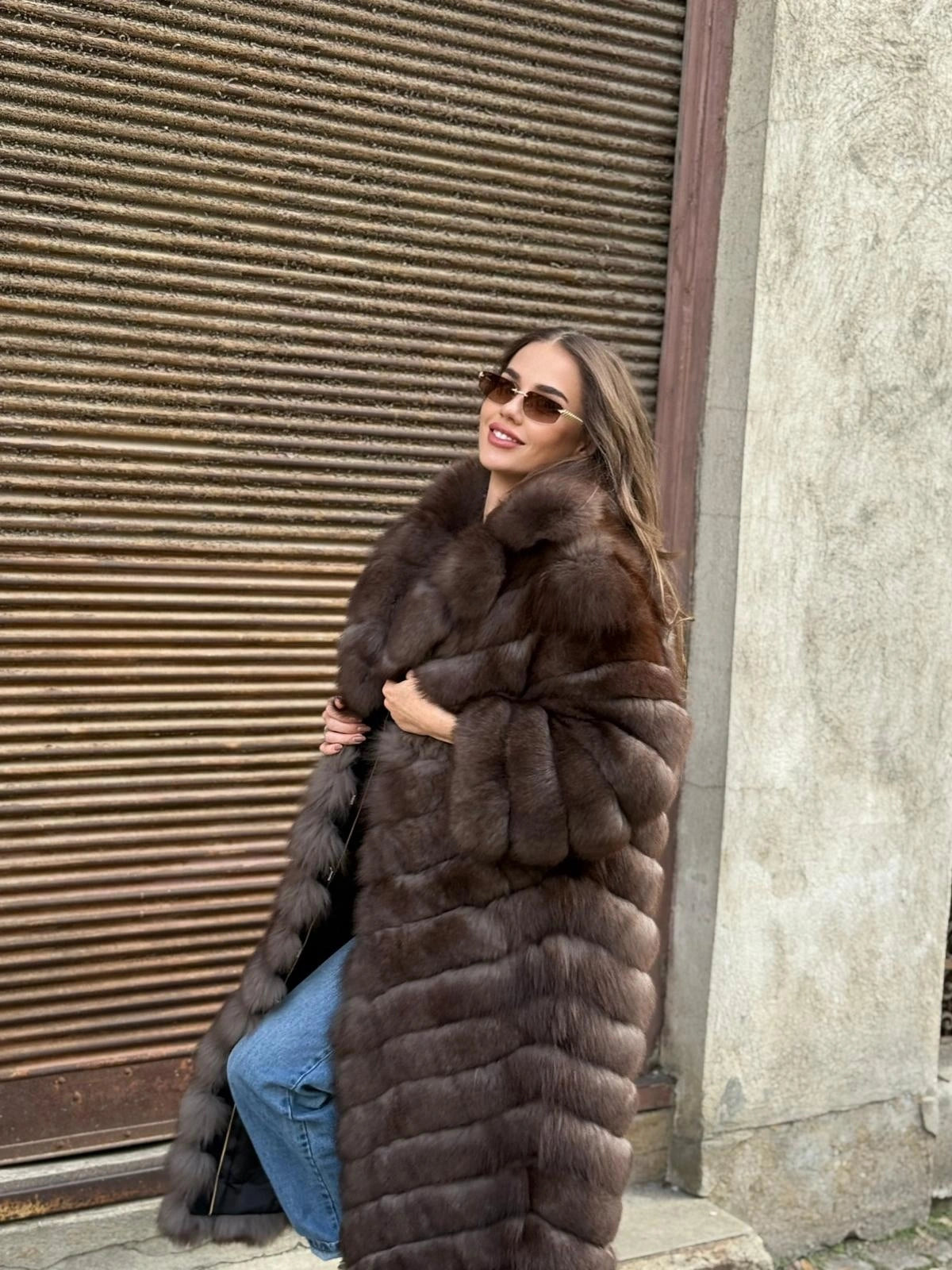 Haină din Blană Naturală de Vulpe Polară, Dark Brown cu Rever