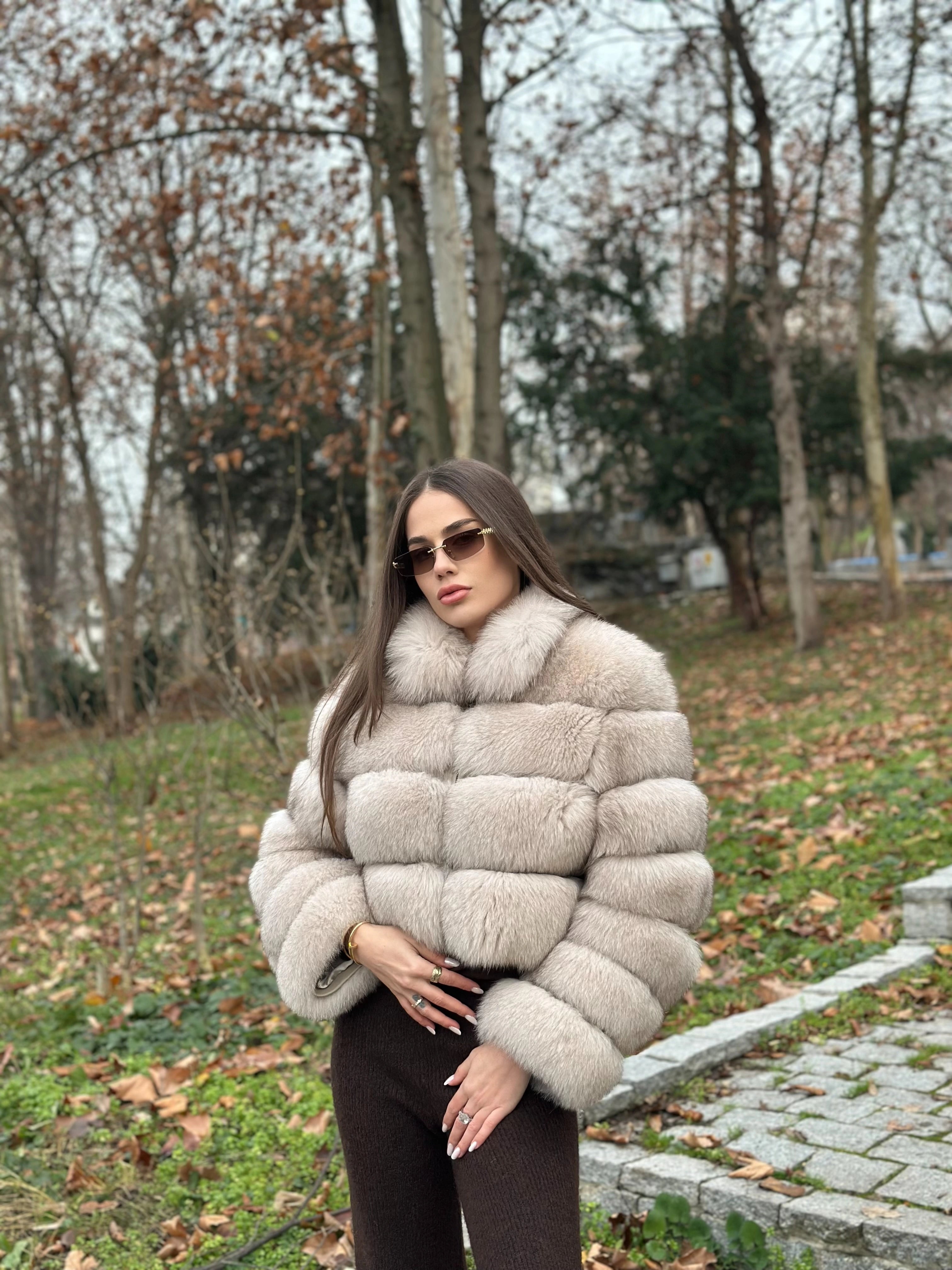 Haină din Blană Naturală de Vulpe Polară