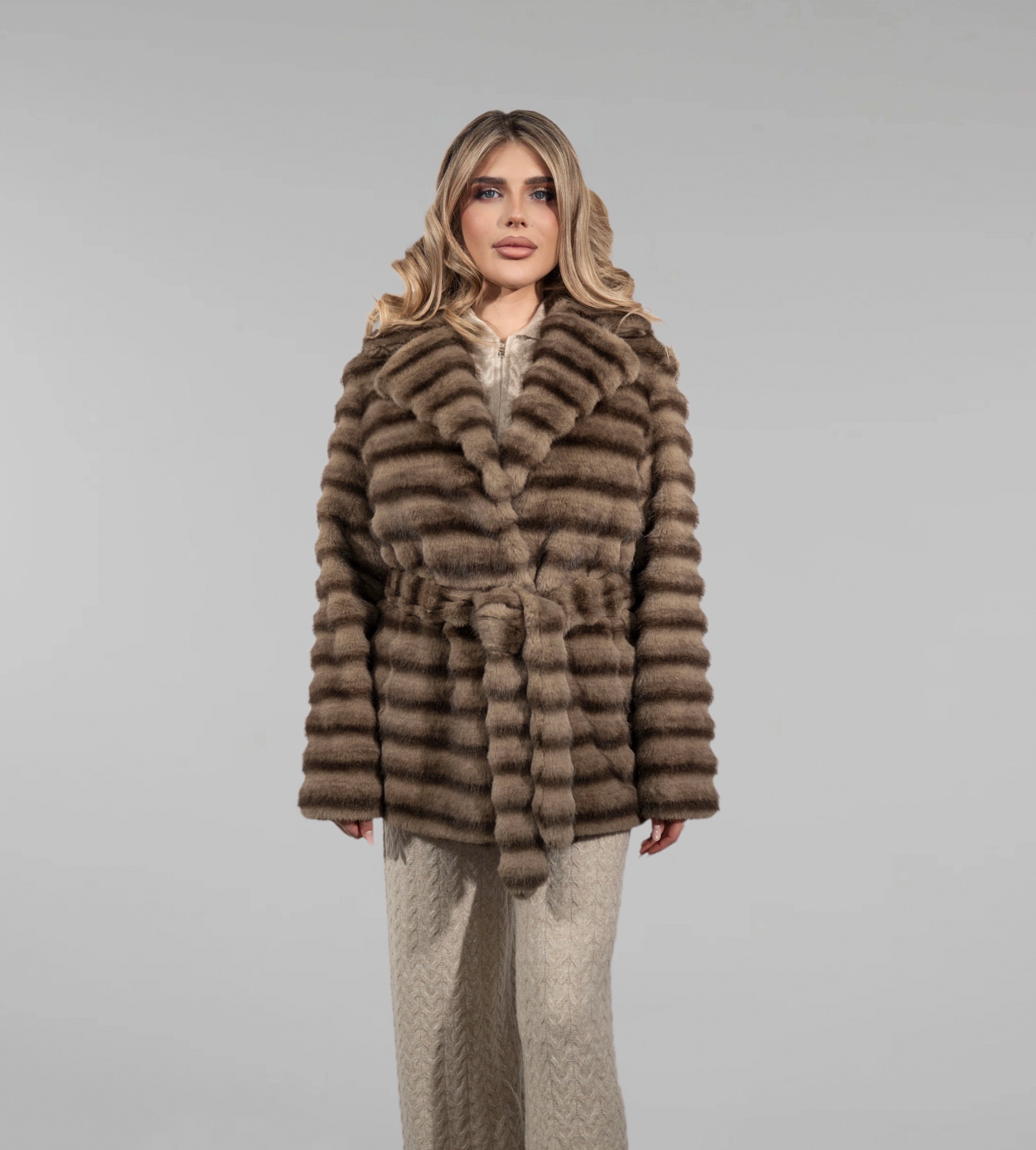 Palton cu rever din alcantara premium cu blană naturală de vizon